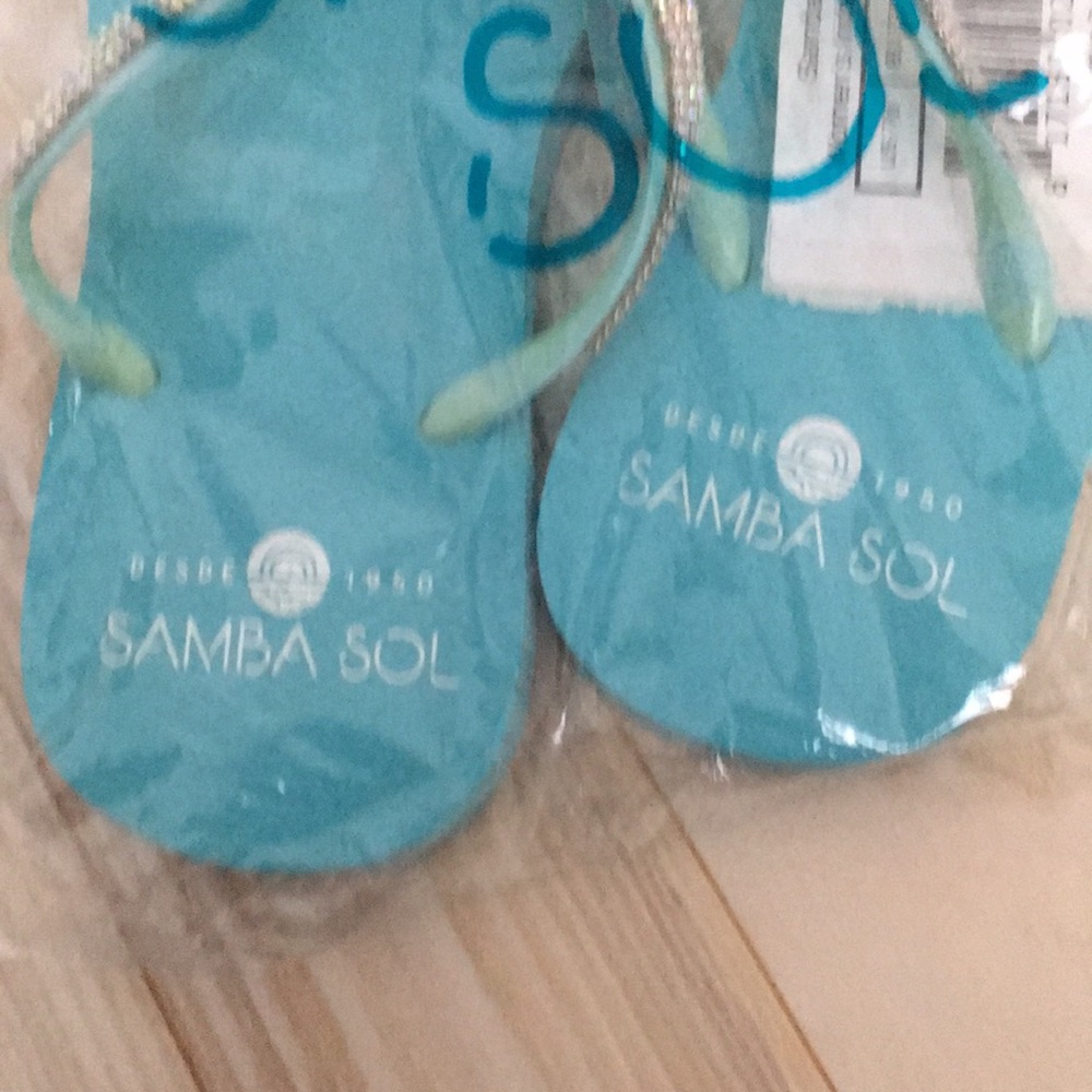 🎉🎉Host Pick BRAND NEW Samba Sol Crystal Embellished Flip Flops - Picture 6 of 7